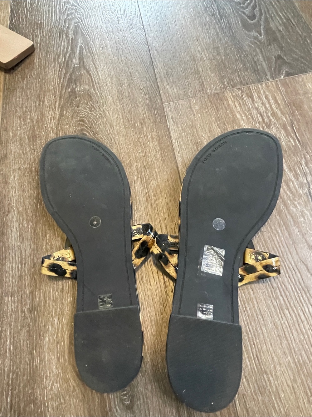Tory Burch Miller Thong Sandals Leopard 10M - Picture 5 of 6